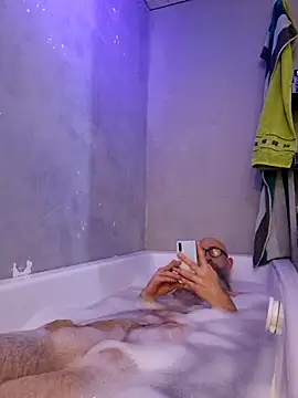 Snapshot of Kingsscepter chatting on October 31, 2025, 4:19 pm Kingsscepter online show from October 31, 2025, 4:19 pm