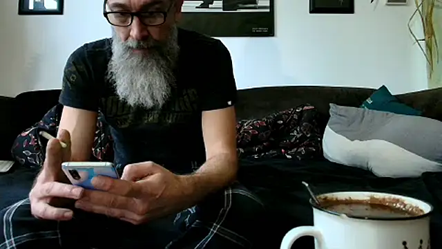 Snapshot of Kingsscepter chatting on November 15, 2025, 3:08 pm Kingsscepter online show from November 15, 2025, 3:08 pm