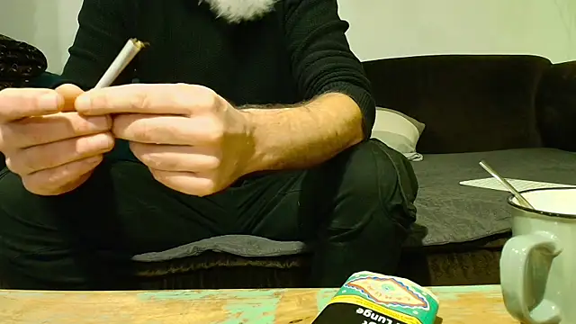 Snapshot of Kingsscepter chatting on November 25, 2025, 5:02 pm Kingsscepter online show from November 25, 2025, 5:02 pm