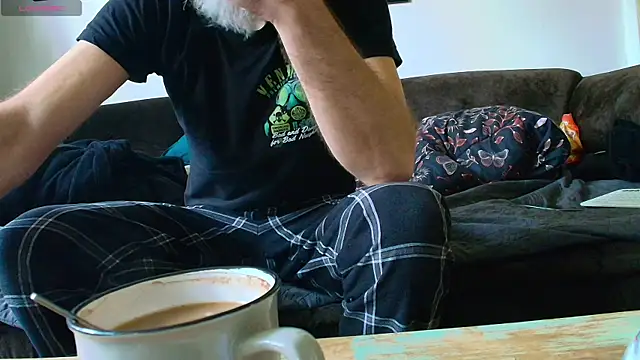 Snapshot of Kingsscepter chatting on December 20, 2025, 11:06 am Kingsscepter online show from December 20, 2025, 11:06 am