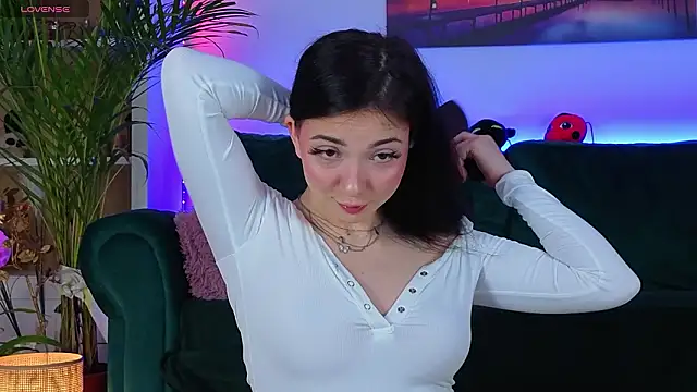 AveryWillow online show from February 18, 2026, 11:55 pm