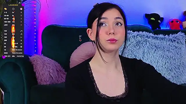 AveryWillow online show from March 6, 2026, 11:12 pm