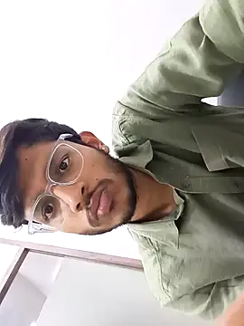 Snapshot of skinnyyyyyyyyy chatting on February 7, 2025, 9:26 am skinnyyyyyyyyy online show from February 7, 2025, 9:26 am