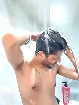 skinnyyyyyyyyy online show from April 4, 2026, 3:38 am