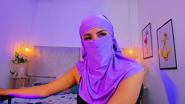 naomiii   online show from October 25, 2025, 11:51 am