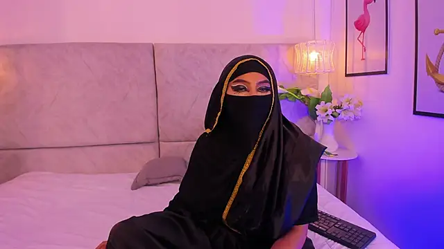 naomiii   online show from November 17, 2025, 12:00 pm