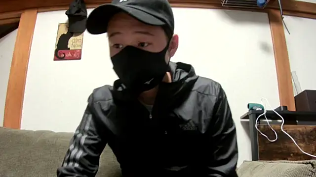 Snapshot of tuki_fu chatting on December 9, 2024, 12:19 pm tuki fu online show from December 9, 2024, 12:19 pm