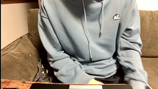 Snapshot of tuki_fu chatting on February 9, 2025, 11:58 am tuki fu online show from February 9, 2025, 11:58 am