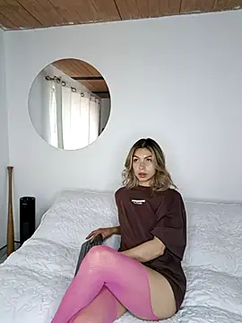 Karolgood3 online show from December 5, 2025, 6:48 pm