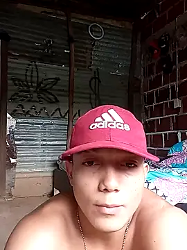 Snapshot of tayson_ chatting on January 30, 2025, 7:59 pm tayson online show from January 30, 2025, 7:59 pm