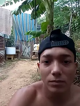 Snapshot of tayson_ chatting on March 17, 2025, 11:21 am tayson online show from March 17, 2025, 11:21 am