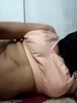 Snapshot of HenaAra chatting on February 7, 2026, 4:54 pm HenaAra online show from February 7, 2026, 4:54 pm