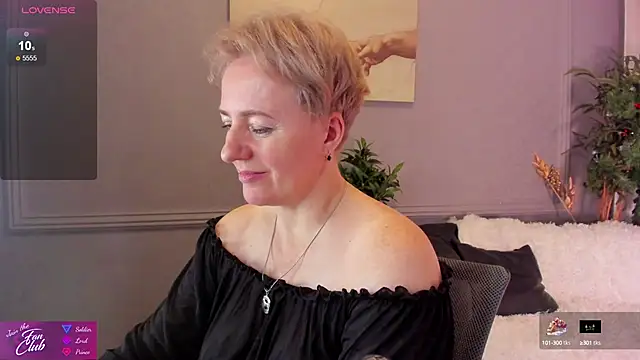 Nika Smit online show from January 4, 2025, 11:33 am