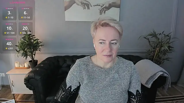 Nika Smit online show from November 16, 2025, 5:13 am