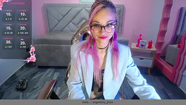 abril ch  online show from November 7, 2025, 10:48 am