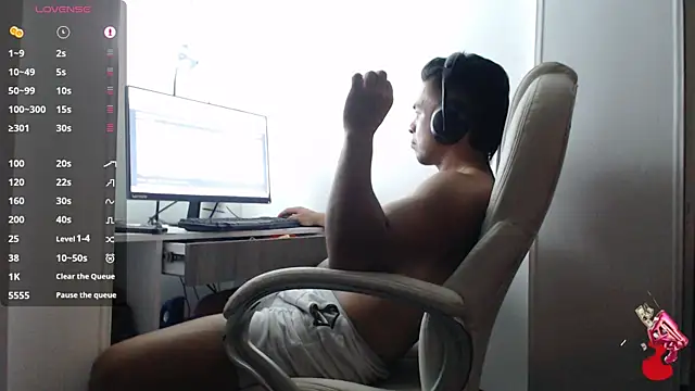 estebandelouis online show from March 20, 2025, 12:19 am