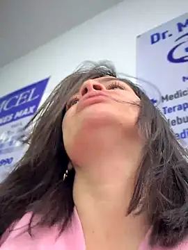 Snapshot of NATHALIA-28_ chatting on November 6, 2025, 12:17 pm NATHALIA-28 online show from November 6, 2025, 12:17 pm