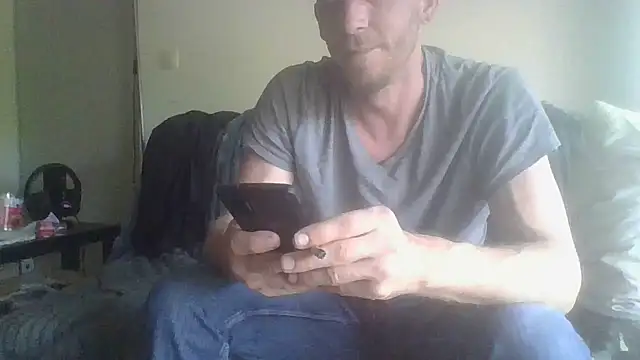 Snapshot of mohican69hot chatting on April 19, 2026, 4:06 pm mohican69hot online show from April 19, 2026, 4:06 pm