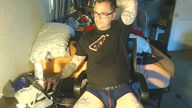 dadbod1178 online show from March 5, 2025, 11:38 pm