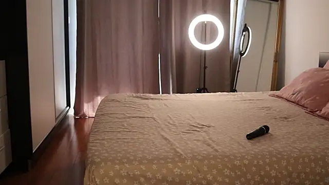 IvyKaelani online show from March 18, 2026, 8:39 am