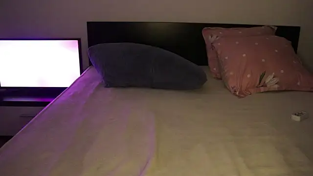 IvyKaelani online show from April 24, 2026, 11:34 am