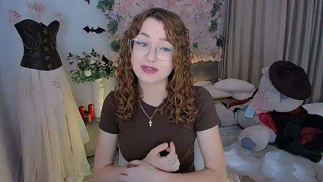 SereneFlame online show from November 3, 2025, 4:08 pm