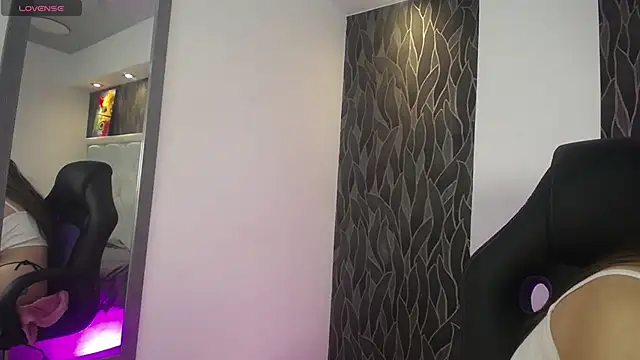 1Sloppy Fox4 online show from November 17, 2025, 6:30 am