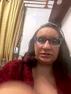 Snapshot of gloria7v05 chatting on October 16, 2025, 2:12 am gloria7v05 online show from October 16, 2025, 2:12 am