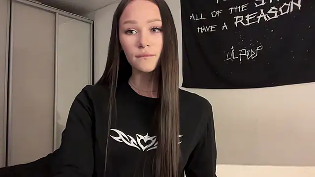 ur molly online show from February 25, 2026, 3:32 pm