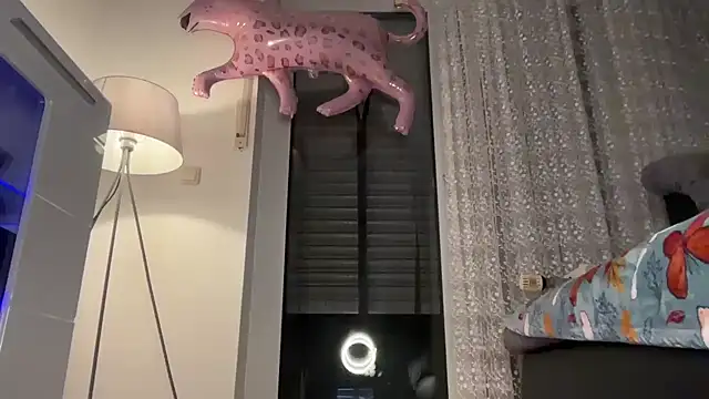 EmilyWi  online show from December 16, 2025, 10:15 pm