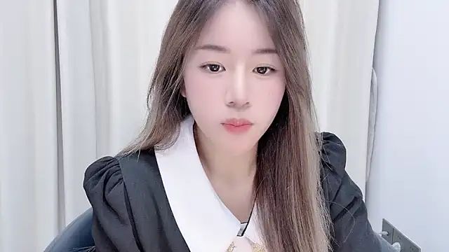 Snapshot of chloe-01 chatting on December 12, 2024, 12:22 pm chloe-01 online show from December 12, 2024, 12:22 pm