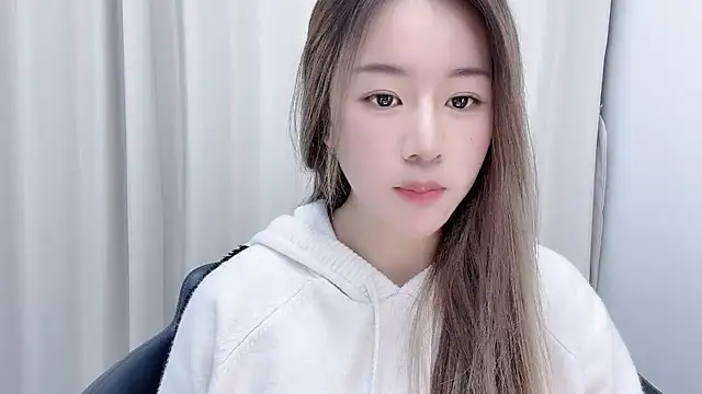 Snapshot of chloe-01 chatting on December 18, 2024, 12:18 pm chloe-01 online show from December 18, 2024, 12:18 pm