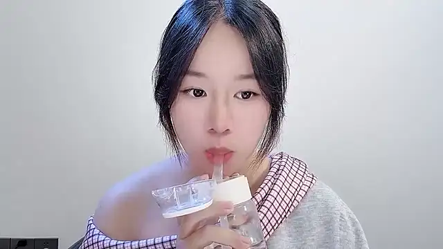 chloe-01 online show from November 16, 2025, 3:01 am