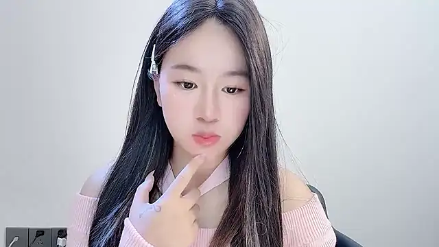 chloe-01 online show from December 5, 2025, 3:48 am