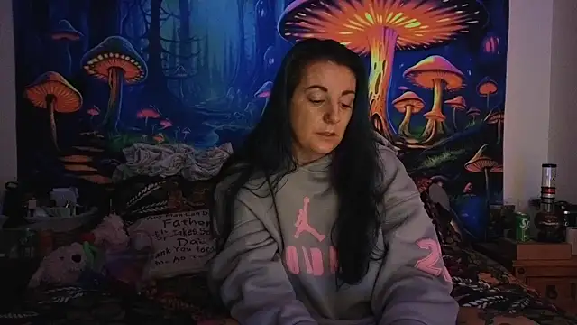 tattoomilf86 online show from January 3, 2025, 7:50 pm