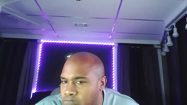 Snapshot of Dcrush17 chatting on December 12, 2024, 11:58 pm Dcrush17 online show from December 12, 2024, 11:58 pm