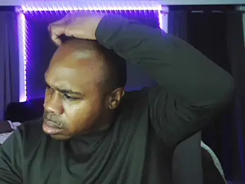 Snapshot of Dcrush17 chatting on December 19, 2024, 10:56 am Dcrush17 online show from December 19, 2024, 10:56 am