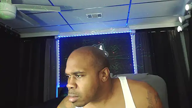 Snapshot of Dcrush17 chatting on February 8, 2025, 4:14 am Dcrush17 online show from February 8, 2025, 4:14 am