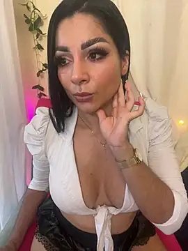 Snapshot of MOMALANA chatting on February 8, 2025, 7:27 pm MOMALANA online show from February 8, 2025, 7:27 pm