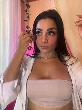 Snapshot of MOMALANA chatting on February 16, 2025, 5:26 pm MOMALANA online show from February 16, 2025, 5:26 pm