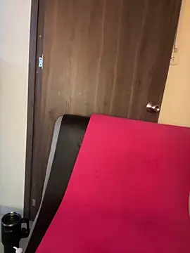 Snapshot of MOMALANA chatting on September 19, 2025, 9:04 pm MOMALANA online show from September 19, 2025, 9:04 pm