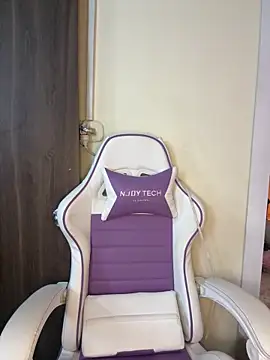 Snapshot of MOMALANA chatting on October 26, 2025, 12:05 am MOMALANA online show from October 26, 2025, 12:05 am