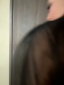 Snapshot of MOMALANA chatting on December 17, 2025, 8:26 pm MOMALANA online show from December 17, 2025, 8:26 pm