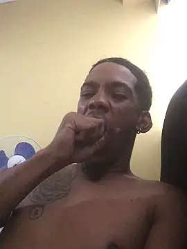 Snapshot of lionheart05 chatting on December 23, 2024, 11:04 am lionheart05 online show from December 23, 2024, 11:04 am