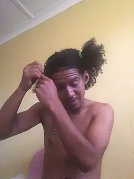 Snapshot of lionheart05 chatting on February 6, 2025, 11:43 am lionheart05 online show from February 6, 2025, 11:43 am