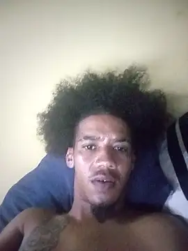 Snapshot of lionheart05 chatting on December 16, 2025, 5:07 pm lionheart05 online show from December 16, 2025, 5:07 pm