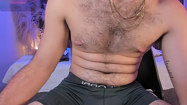 MaximusDick1  online show from May 11, 2026, 4:04 pm