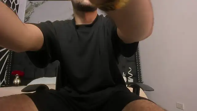 MaximusDick1  online show from May 27, 2026, 12:02 pm