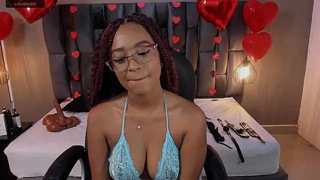 Snapshot of Lorena_Vieira_ chatting on February 12, 2025, 8:07 pm Lorena Vieira  online show from February 12, 2025, 8:07 pm