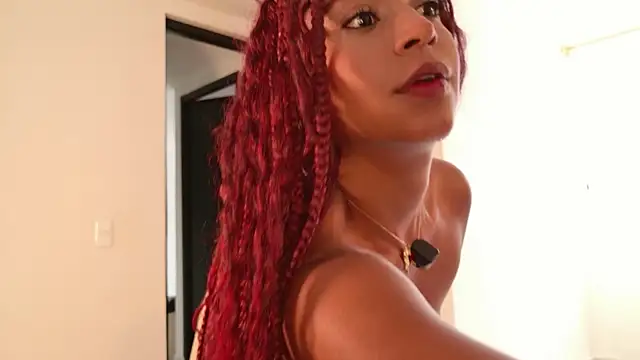 Snapshot of Lorena_Vieira_ chatting on October 17, 2025, 5:48 pm Lorena Vieira  online show from October 17, 2025, 5:48 pm